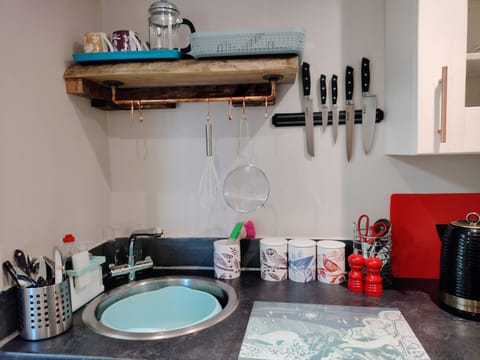 Kitchenette has kettle, toaster, microwave and fridge - please note no oven