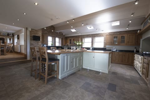 Ground floor: The perfect place to cook and have a natter at the same time