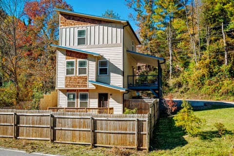 A view of the house from the outside.