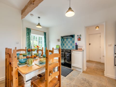 Kitchen/diner | Grooms Cottage, Westbury-on-Severn