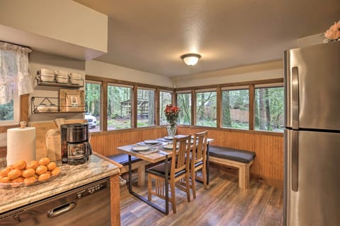 Dining Nook | 1st Floor