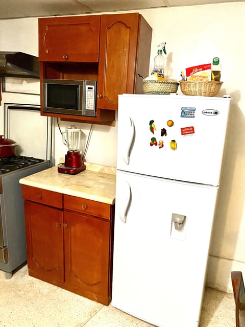 Fridge, microwave, oven, coffee/tea maker