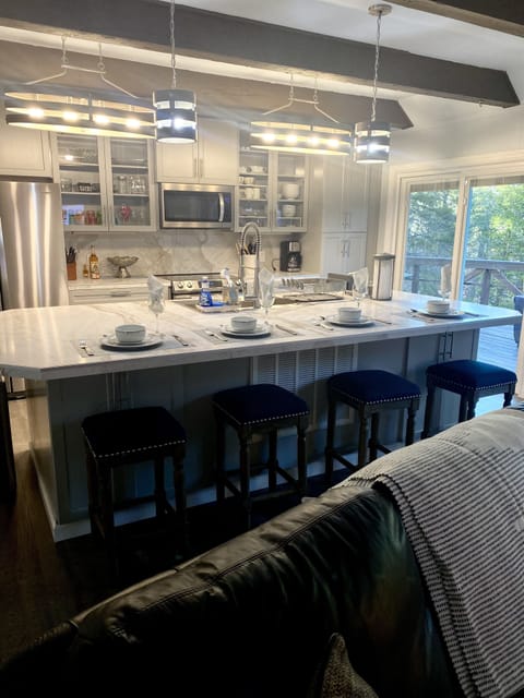 Kitchen Island with 4 barstools for indoor dining