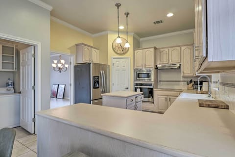 Kitchen | Cooking Basics | Dishware & Flatware | Ice Maker