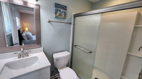 Combined shower/tub