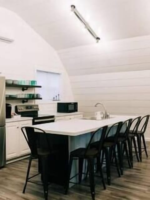 Kitchen island seats 6