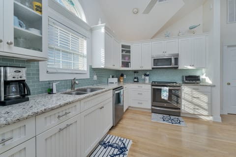 Sandy Bottoms | Oceanside | Whalehead | Corolla | Sleeps 17 House in Corolla