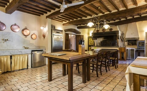 Fireplace with an oven for bread and pizza. 
Private villa chef on request 
Tuscany 
Luxury Villa