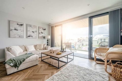 Living room at 3 Bol Y Maer, Bude, Cornwall, self catering with Beach Retreats.