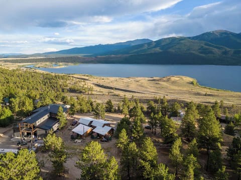 Welcome to the Twin Lake Cabins on Mount Hope–where rustic charm meets mountain majesty.