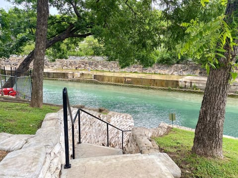 Steps down to the Comal river