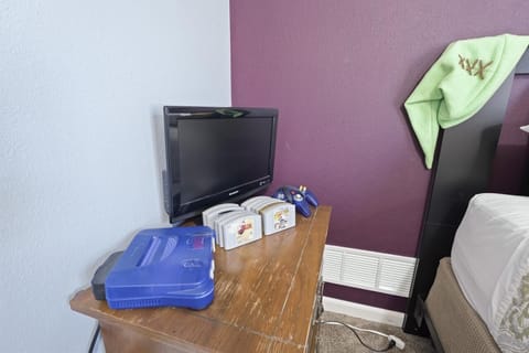 3 bedrooms, in-room safe, desk, iron/ironing board