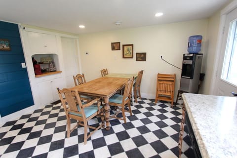 Tables can be arranged and expanded to seat 10+.