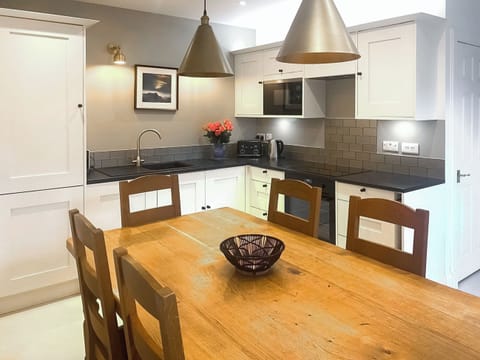 Kitchen/diner | Weavers Cottage, Aberfeldy
