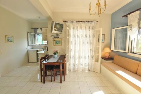 Each apartment offers a kitchenette, dining and sitting area