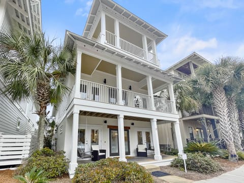 Sandy Cheeks | Front Exterior