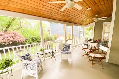 Take your Leave of Absence on the the fully-furnished screen-in patio.