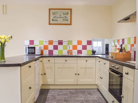 Kitchen/diner | Y Glowty, Maenclochog