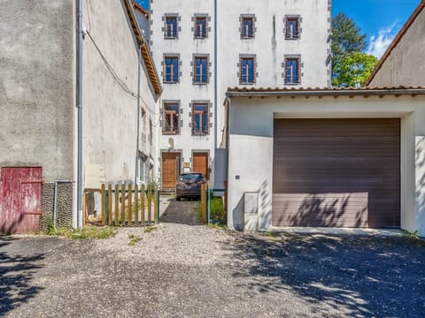 Entrance / Reception