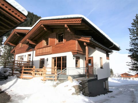 Sky, Building, Window, Snow, Tree, Wood, House, Cottage, Slope, Siding