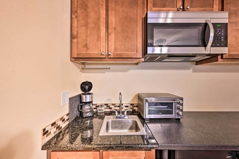 Kitchenette | Single Plug-In Burner | Toaster Oven