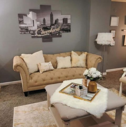 Holiday Special: Save 15% when you stay 5+ nights!