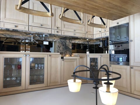 Sky, Mountain, Snow, Cloud, Highland, Slope, Outdoor Recreation, Tree, Freezing, Terrain