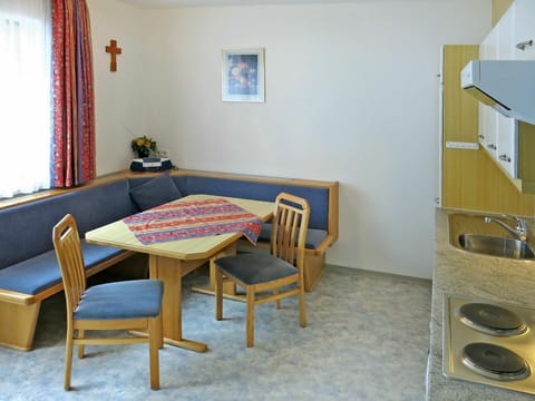 Table, Property, Furniture, Building, Wood, Bookcase, Chair, Interior Design, House, Architecture