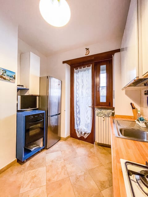 Kitchen equipped with all the necessary appliances and in addition: dishwasher, microwave, kettle and toaster