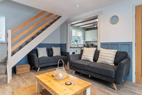 Cartwrights Cottage - Cosy Cottage, - Swimming Pool, Table Tennis, Mini Golf, Tennis Court, Play Park