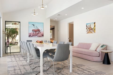 Formal dining table to enjoy a delicious home cooked meal