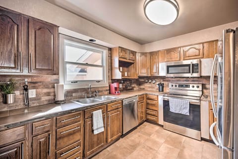 Kitchen | Fully Equipped | Main Level | Cooking Basics | Garbage Disposal