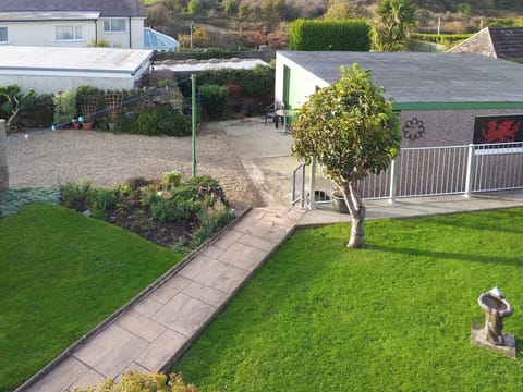 Garden | Trem Y Werydd, Amlwch