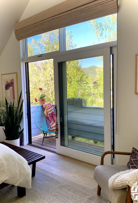 Master deck with gorgeous views of the Colorado mountains.