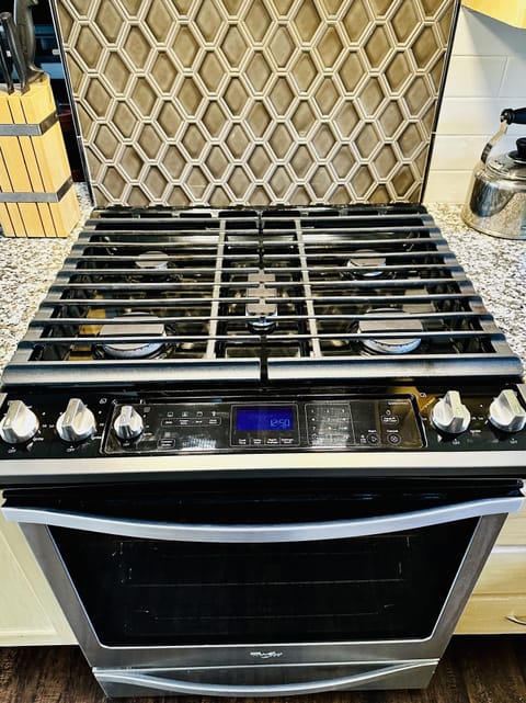 Gas cooktop and oven