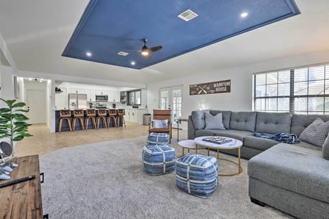 Living Room | Smart TV