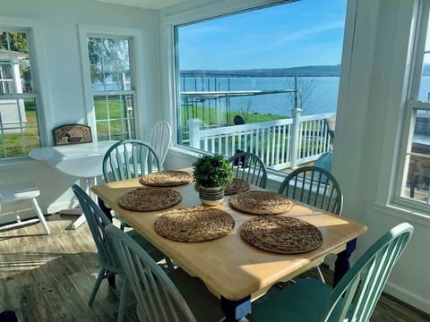 Enjoy dinner or breakfast with a view! Whether it’s the soft glow of sunrise or the peaceful evening sky, dining here is an experience. The stunning scenery adds the perfect touch to every meal, making every bite even more enjoyable.