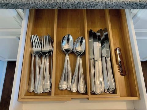 We’ve got all the utensils you need for your stay! From cooking to dining, everything is provided to make meal preparation and enjoyment easy and convenient. Whether it’s a simple snack or a full meal, you’ll have what you need at your fingertips.