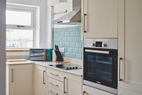 The kitchen at Kingfisher Cottage, Welsh Borders