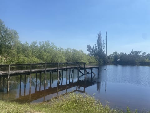 Beautiful campground area perfect for RV parking, water view, and great location Campground/ 
RV Resort in North Fort Myers