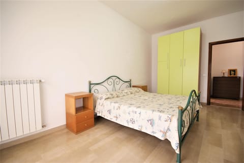 1 bedroom, iron/ironing board