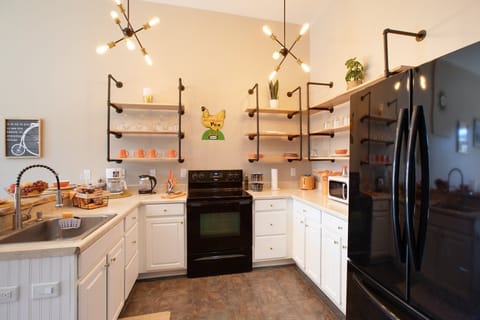 Well furnished kitchen for a romantic meal