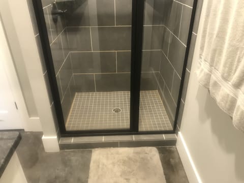 Shower, towels