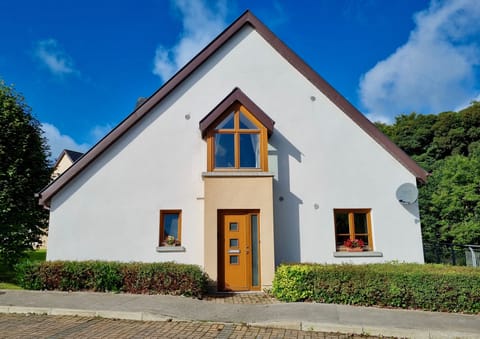 Front of house with parking
