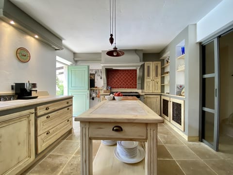 The second fully equipped kitchen leading out to the garden terraces 