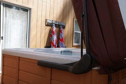 Hot Tub Under the Trees!