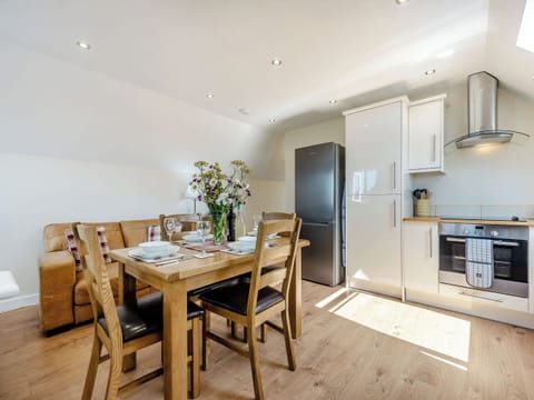 Dining Area | Penceunant - Brynllin Holiday Cottages, Bwlch-Llan, near Aberaeron