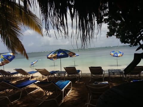 Beach nearby, sun loungers