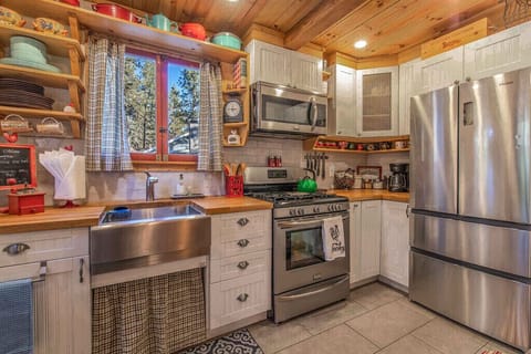 Kitchen full stocked with all you could need to make delicious meals and drinks!