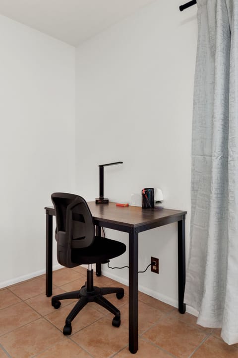 Work desk perfect for meetings or working remotely